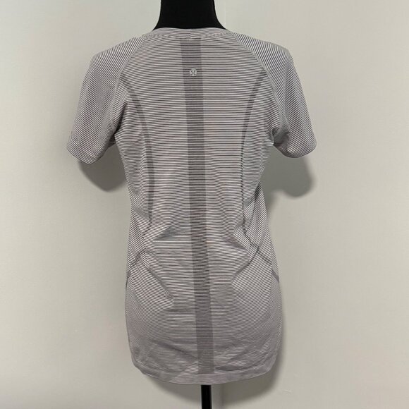 Lululemon Swiftly Tech T-Shirt Womens 10 Gray Activewear Gym Yoga Running - Picture 10 of 10